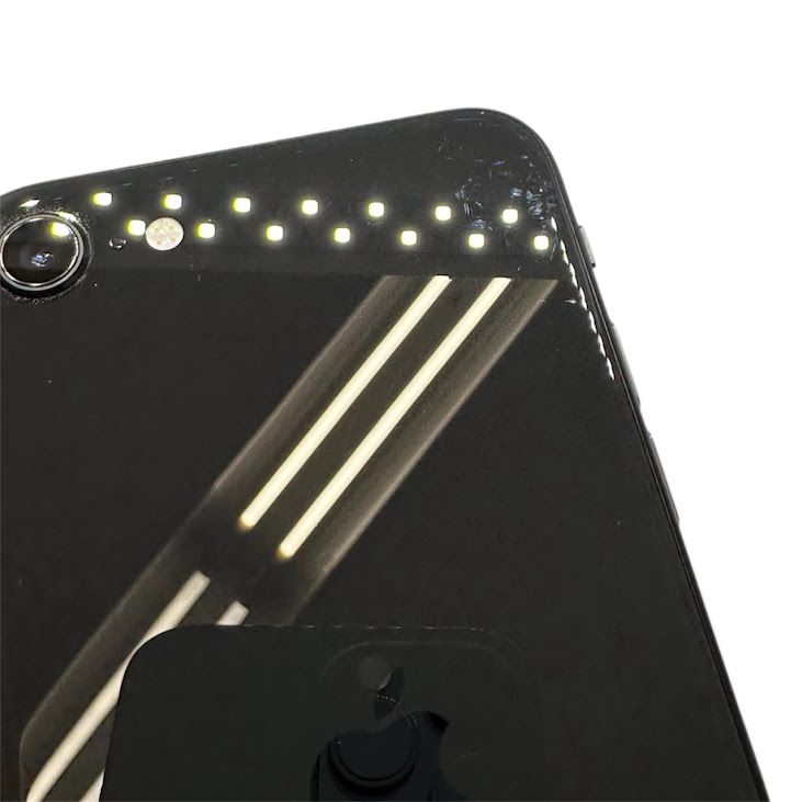 �ڥХåƥ꡼92%��iPhone��SE����2�����64GB���֥�å���SIM�ե꡼��au��