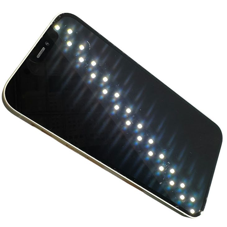 ڥХåƥ꡼86%iPhone1264GB꡼SIMե꡼au