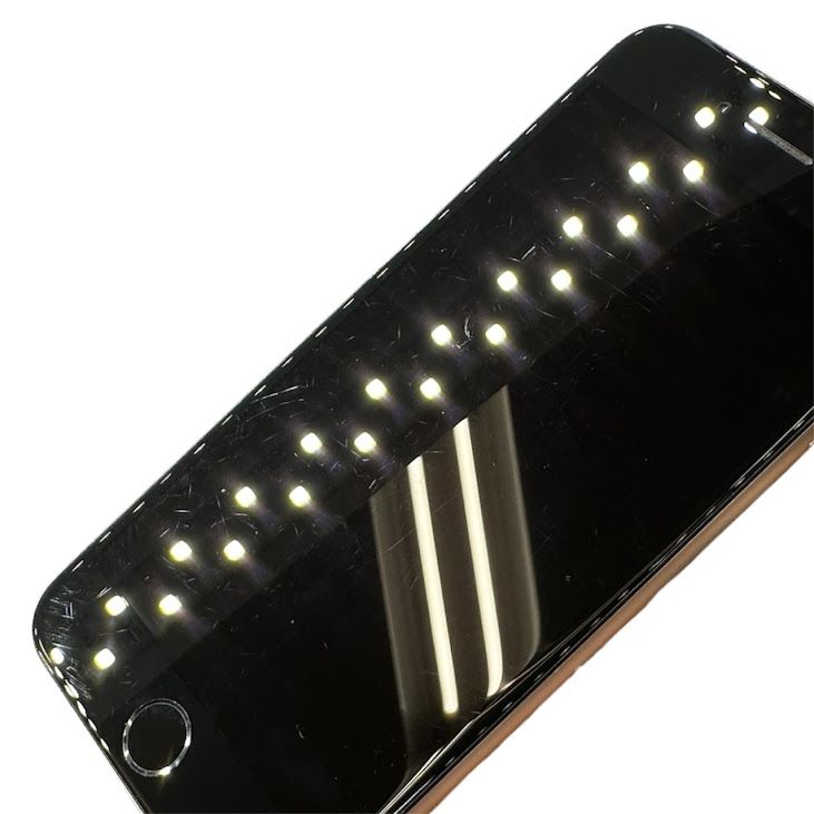 iPhone��SE����3�����64GB���������饤�ȡ�SIM�ե꡼��au��