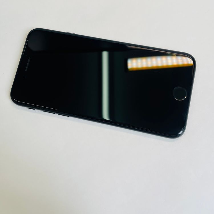 ���� iPhone SE��2���� 128GB SIM�ե꡼ ����95% 67085