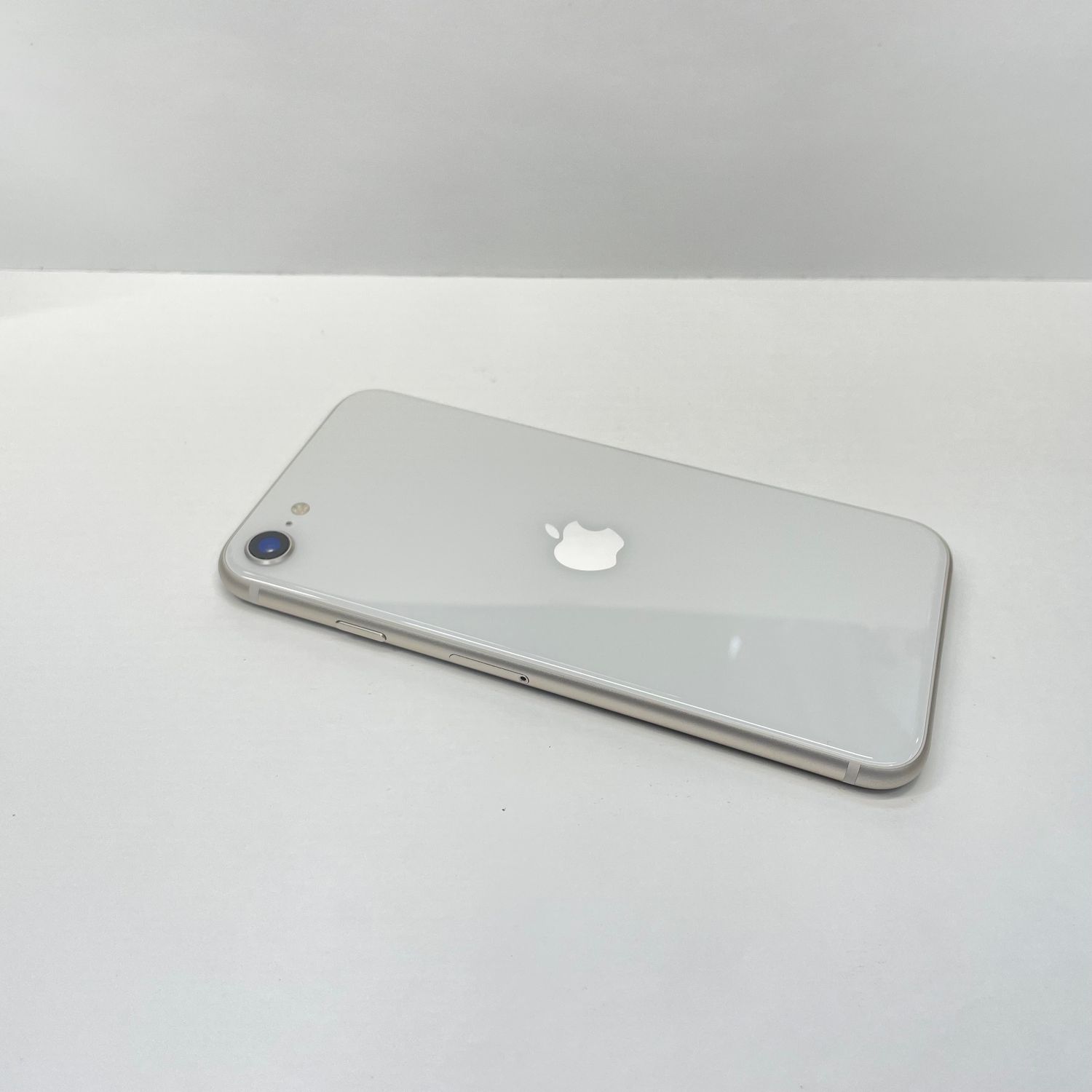 ムスビー｜iPhone SE第3世代 128GB SIMフリー電池100％ 14548【iPhone