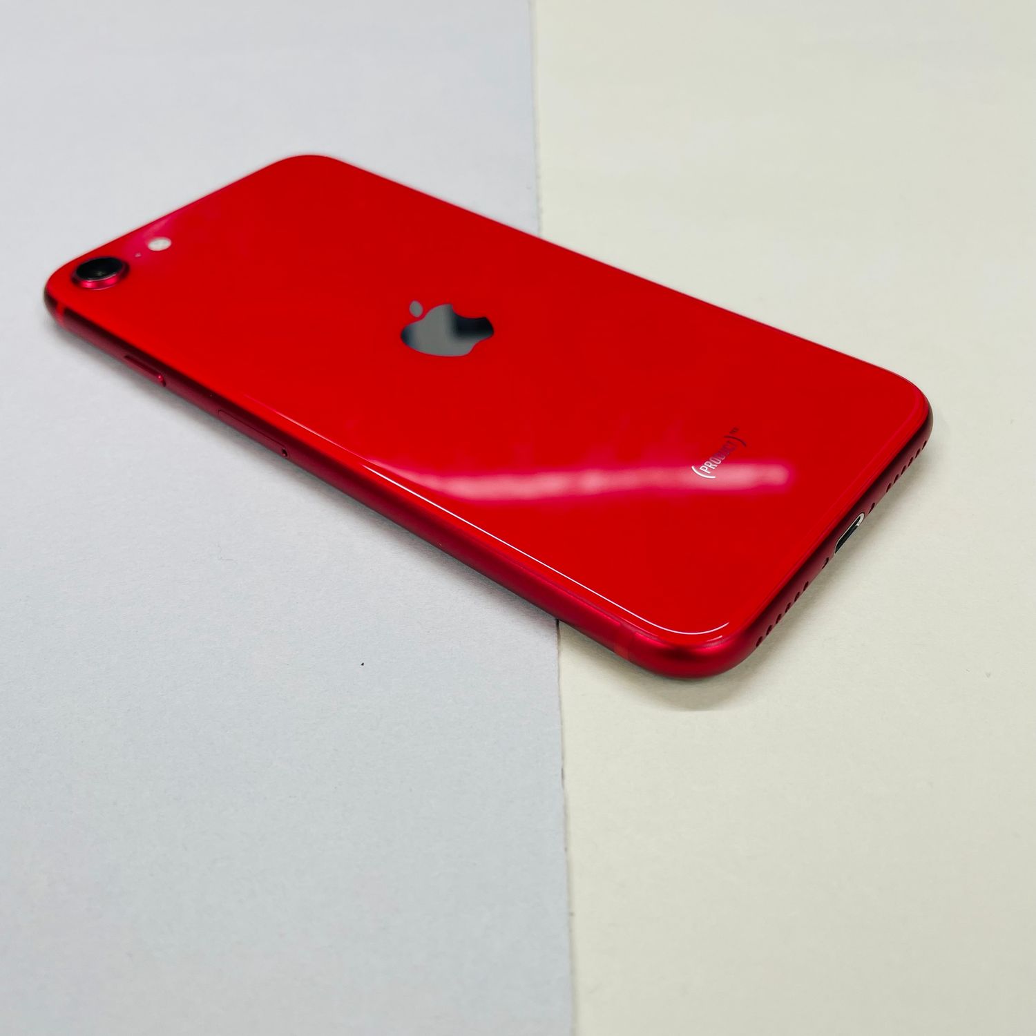 ムスビー｜[AT Shop Otsuka]美品 iphone SE2 64GB SIMフリ－2201