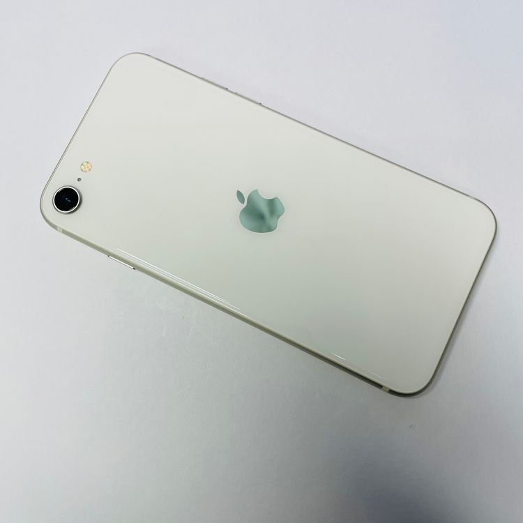 iPhone 64GB SE (第3世代) ホワイト美品傷なしです iPhone SE（第3世代） 【Bランク】iPhoneSE 第3世代 ホワイト