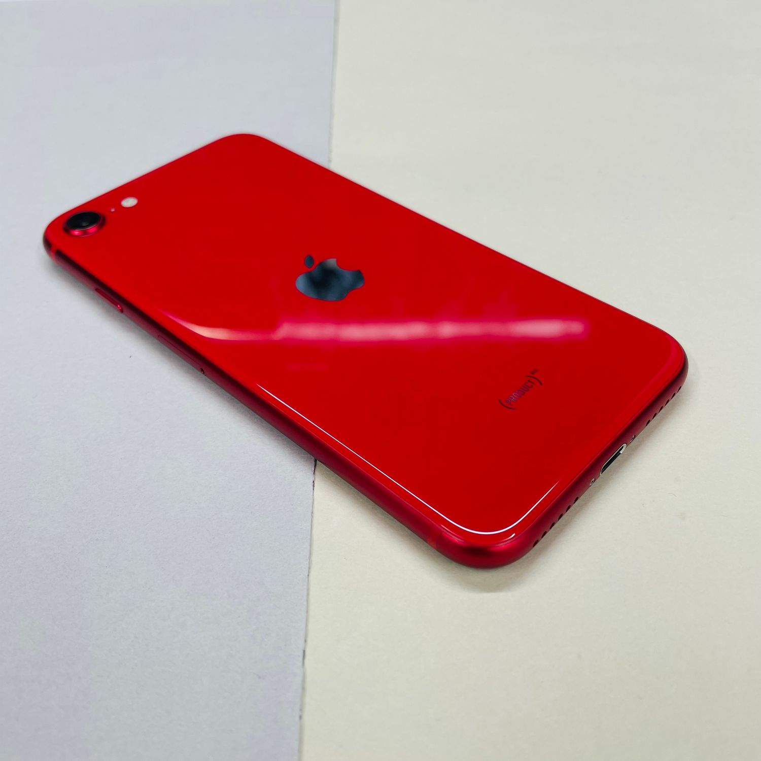 ムスビー｜[AT Shop Otsuka]美品 iphone SE2 128GB SIMフリ－3152 