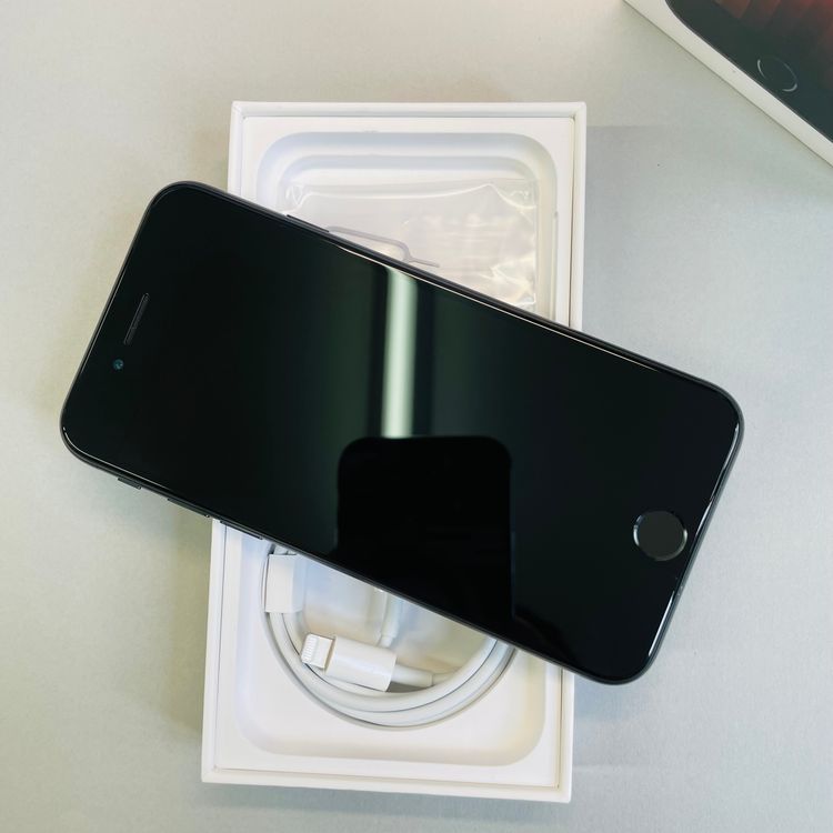 iPhone SE��3���� 64GB SIM�ե꡼ ����94% 41653