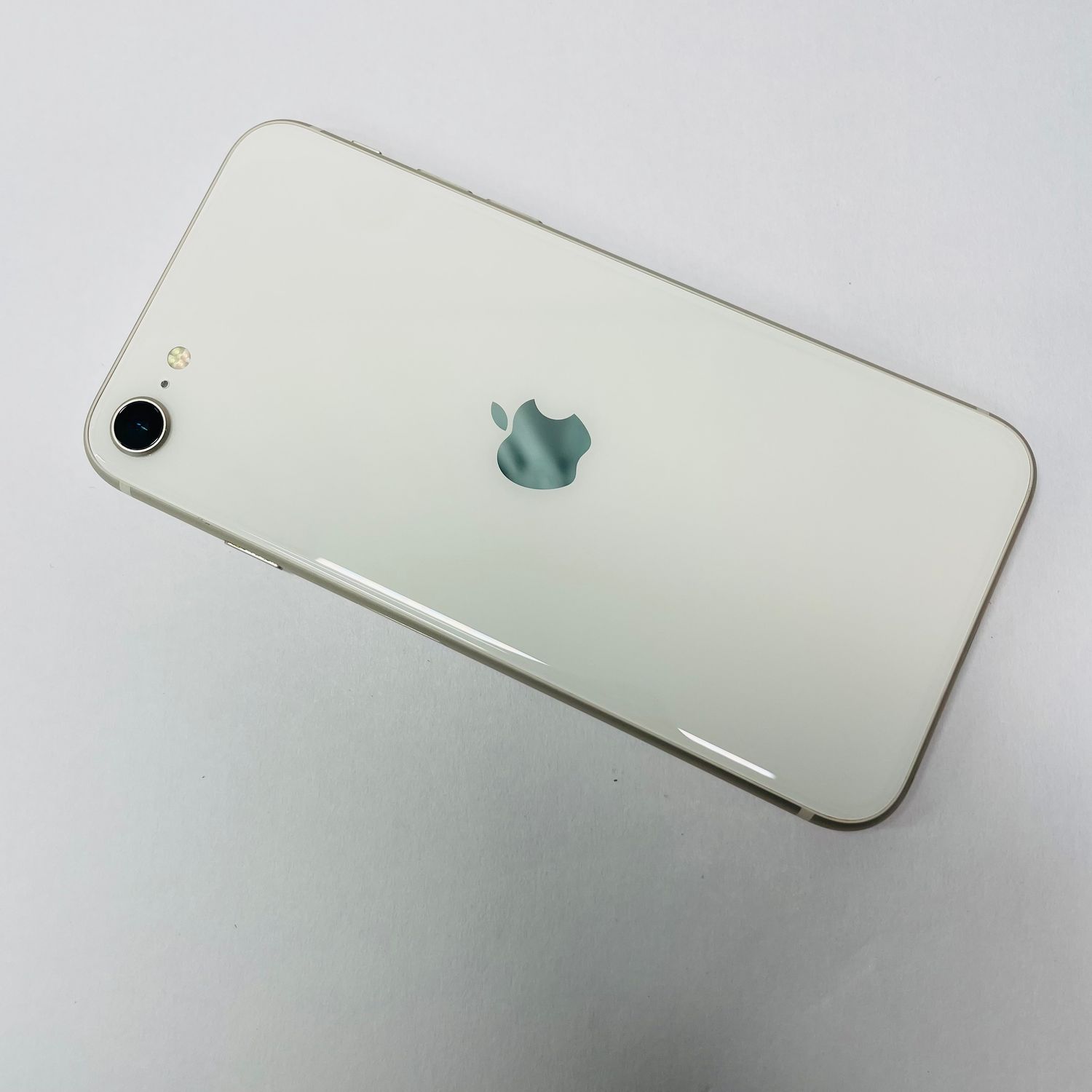 ムスビー｜iPhone SE第3世代 64GB SIMフリー 電池92% 49780【iPhone SE