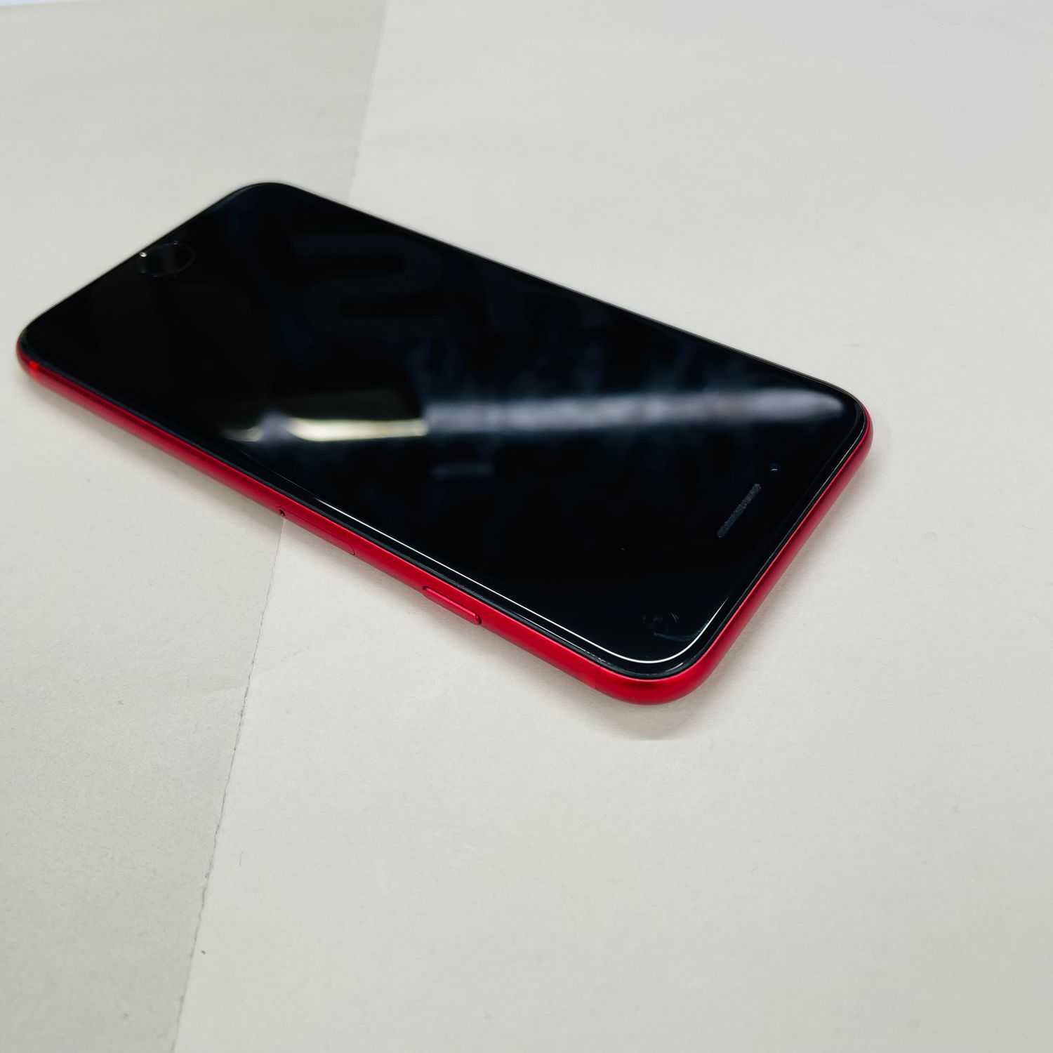 美品　iPhone SE2 64GB ソフトバンク ムスビー｜[AT Shop Otsuka]美品 iphone SE2 64GB SIMフリ－8285