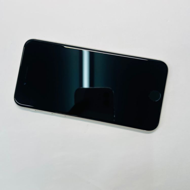 ����96% iPhone SE��3���� 64GB SIM�ե꡼ 62607