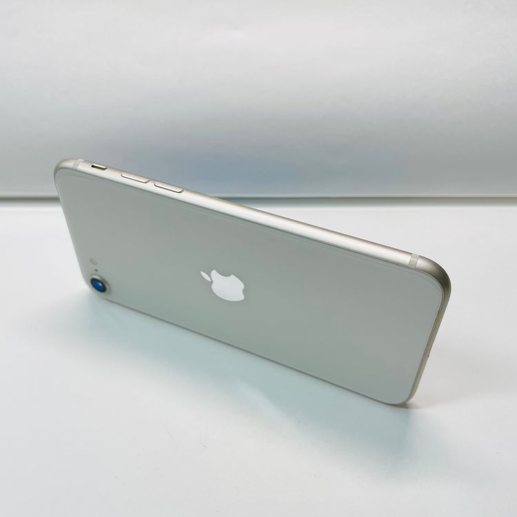 ���� iPhone SE��3���� 128GB SIM�ե꡼ ����94% 03688