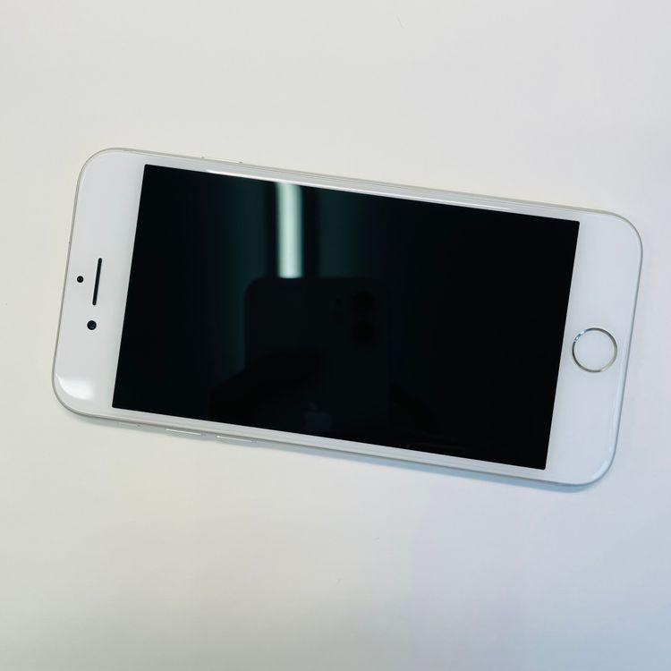 iPhone 8 64GB AU�� ����96% 98228