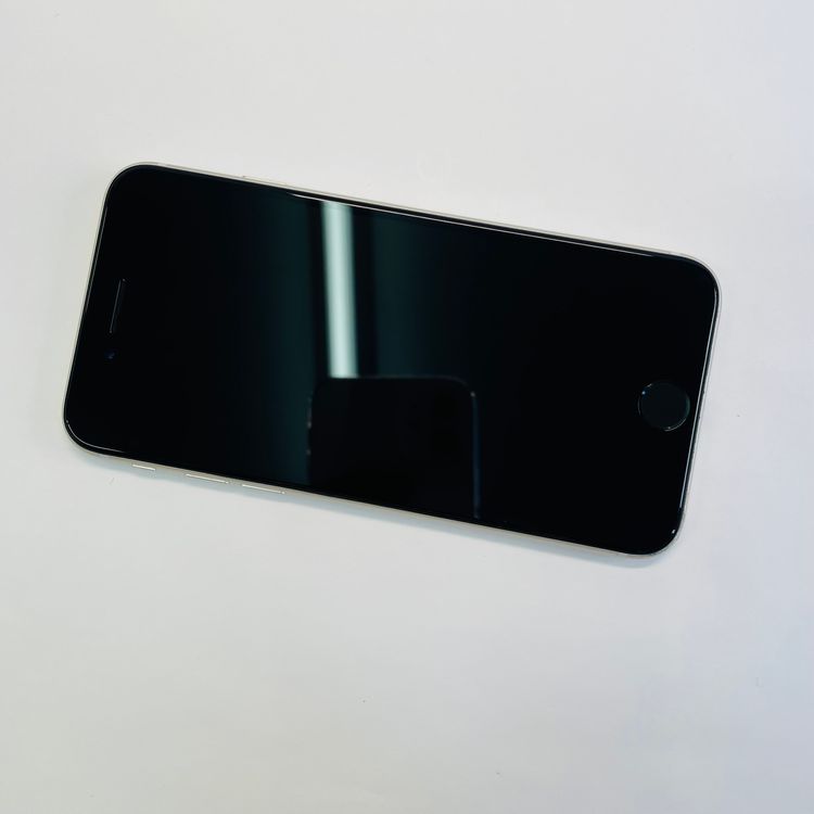 iPhone SE��3���� 64GB SIM�ե꡼ ����100% 03993