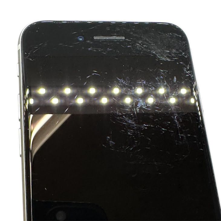 �ڥХåƥ꡼100%��iPhone��SE����2�����64GB���ۥ磻�ȡ�SIM�ե꡼��au��