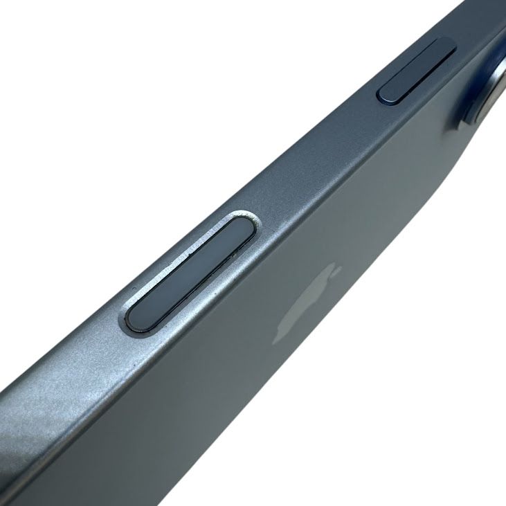 �ڥХåƥ꡼100%��iPhone��17��256GB���ߥ��ȥ֥롼��SIM�ե꡼��au��