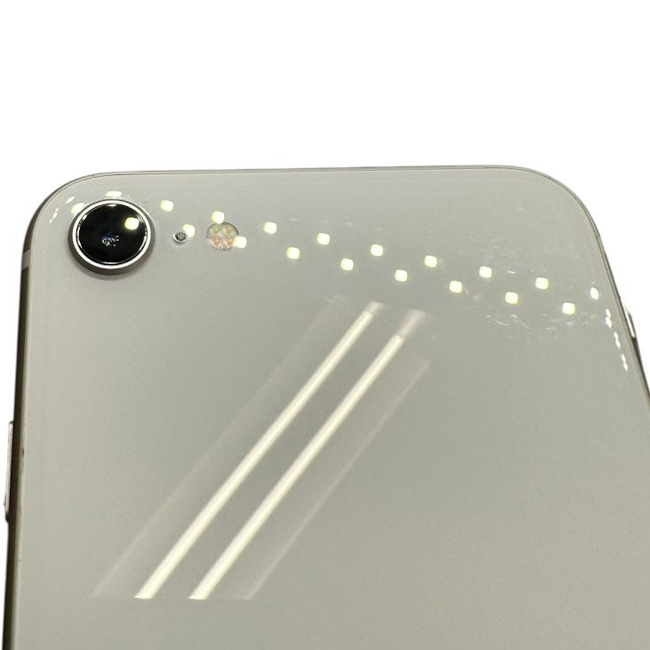 �ڥХåƥ꡼95%��iPhone��SE����3�����64GB���������饤�ȡ�SIM�ե꡼��au��