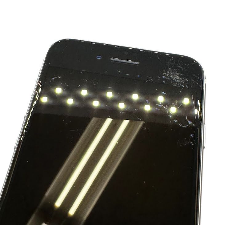 �ڥХåƥ꡼99%��iPhone��SE����2�����64GB���ۥ磻�ȡ�SIM�ե꡼���ɥ�����