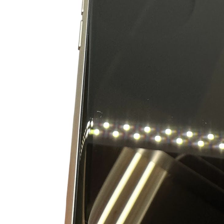 �ڥХåƥ꡼100%��iPhone��SE����3�����64GB���������饤�ȡ�SIM�ե꡼���ɥ�����