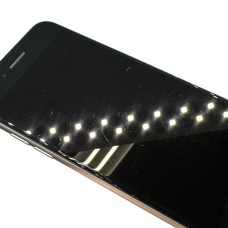 iPhone��SE����2�����64GB���ۥ磻�ȡ�SIM�ե꡼��au��