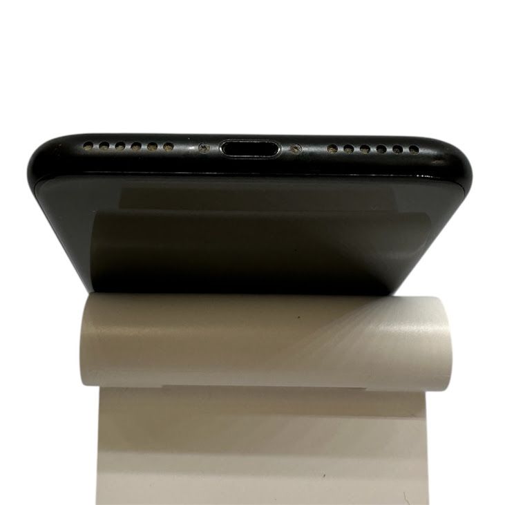 �ڥХåƥ꡼84%��iPhone��SE����2�����64GB���֥�å���SIM�ե꡼