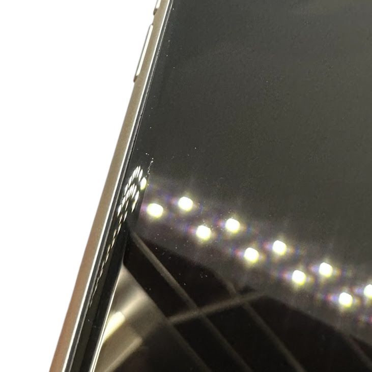 iPhone��SE����3�����64GB���������饤�ȡ�SIM�ե꡼�����եȥХ���