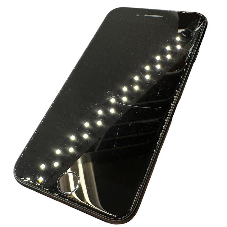 �ڥХåƥ꡼84%��iPhone��SE����2�����64GB���֥�å���SIM�ե꡼