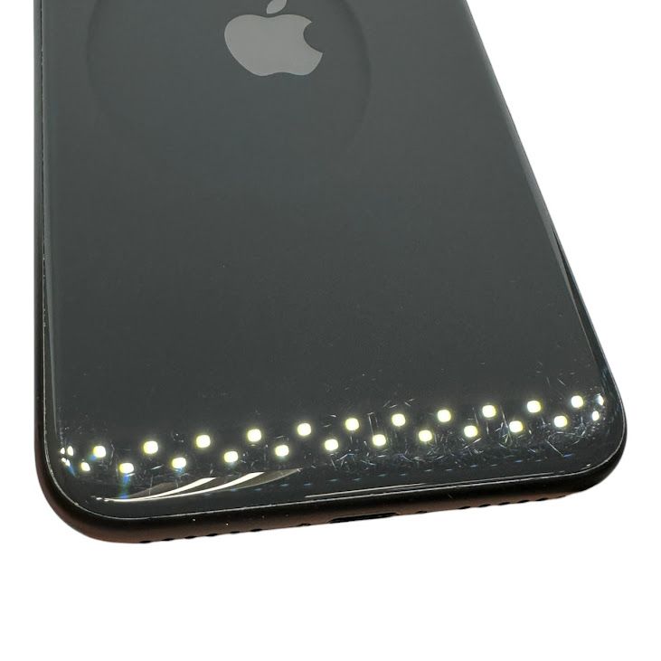 �ڥХåƥ꡼84%��iPhone��SE����2�����64GB���֥�å���SIM�ե꡼��au��