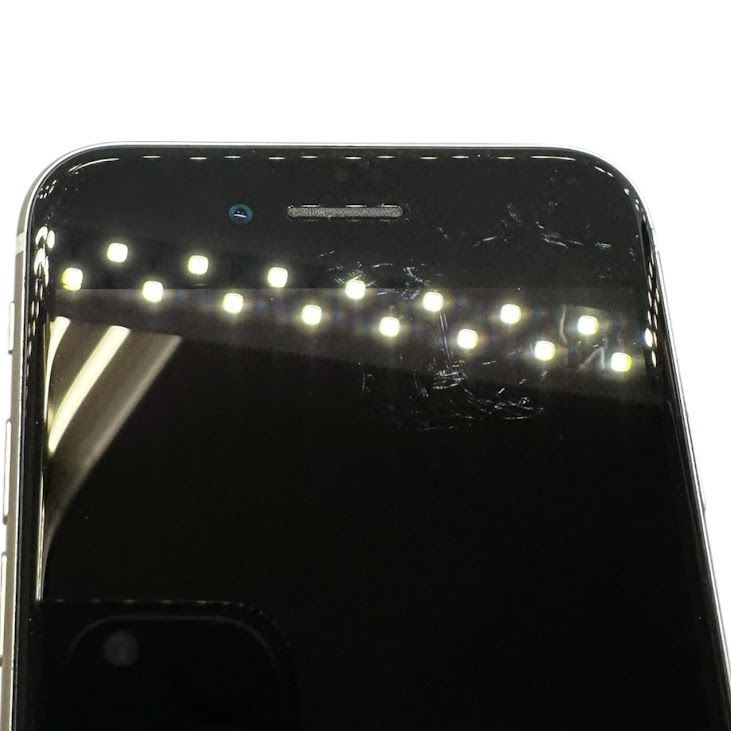 �ڥХåƥ꡼86%��iPhone��SE����3�����64GB���������饤�ȡ�SIM�ե꡼��au��