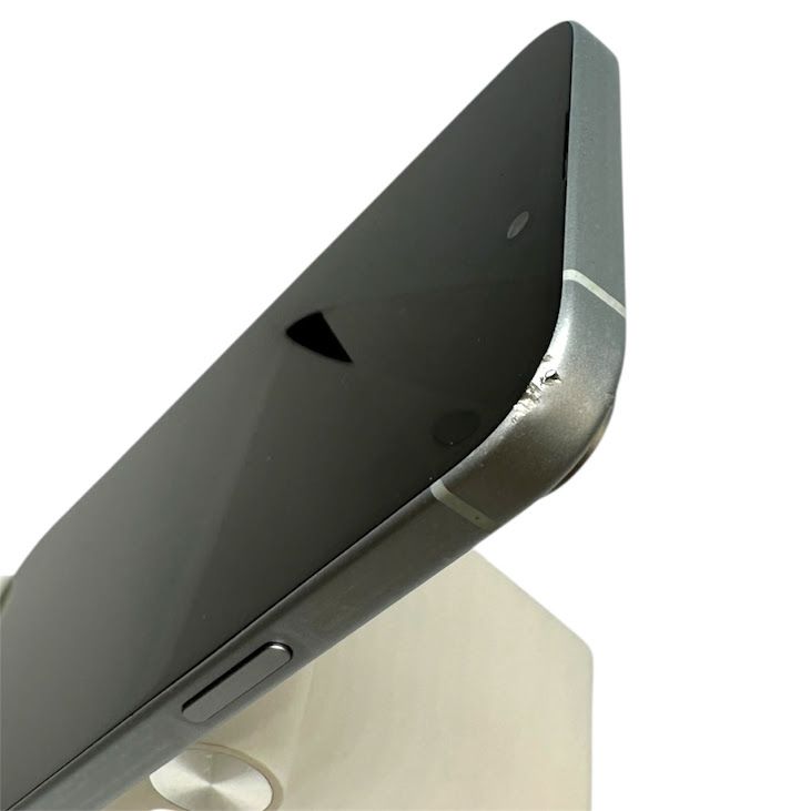 �ڥХåƥ꡼83%��iPhone��15Plus��256GB���֥롼��SIM�ե꡼��au��