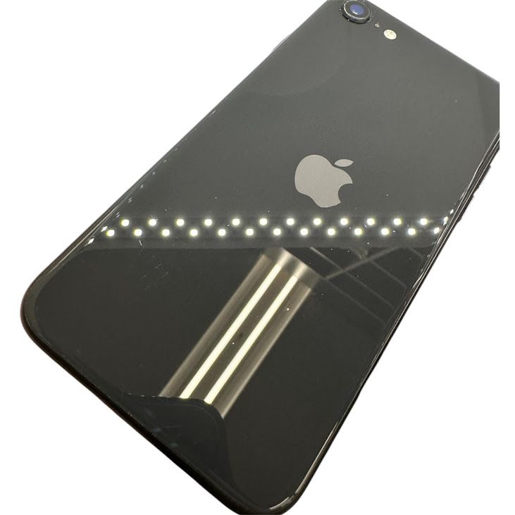 �ڥХåƥ꡼84%��iPhone��SE����2�����64GB���֥�å���SIM�ե꡼