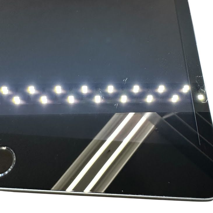 �ڥХåƥ꡼92%��iPad��8������顼��32GB�����ڡ������쥤��SIM�ե꡼
