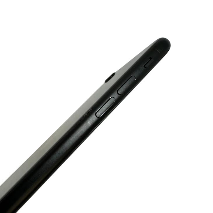 �ڥХåƥ꡼84%��iPhone��SE����2�����64GB���֥�å���SIM�ե꡼���ɥ�����