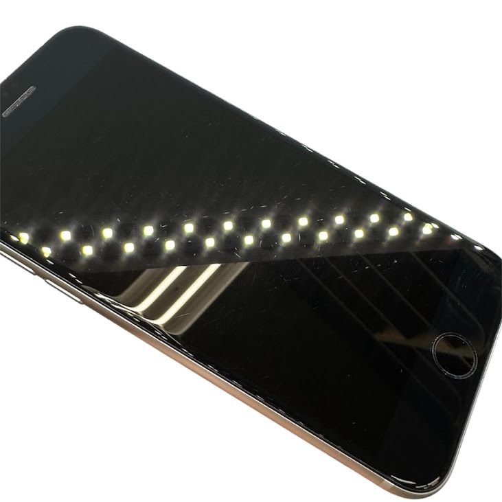 �ڥХåƥ꡼82%��iPhone��SE����2�����64GB���ۥ磻�ȡ�SIM�ե꡼