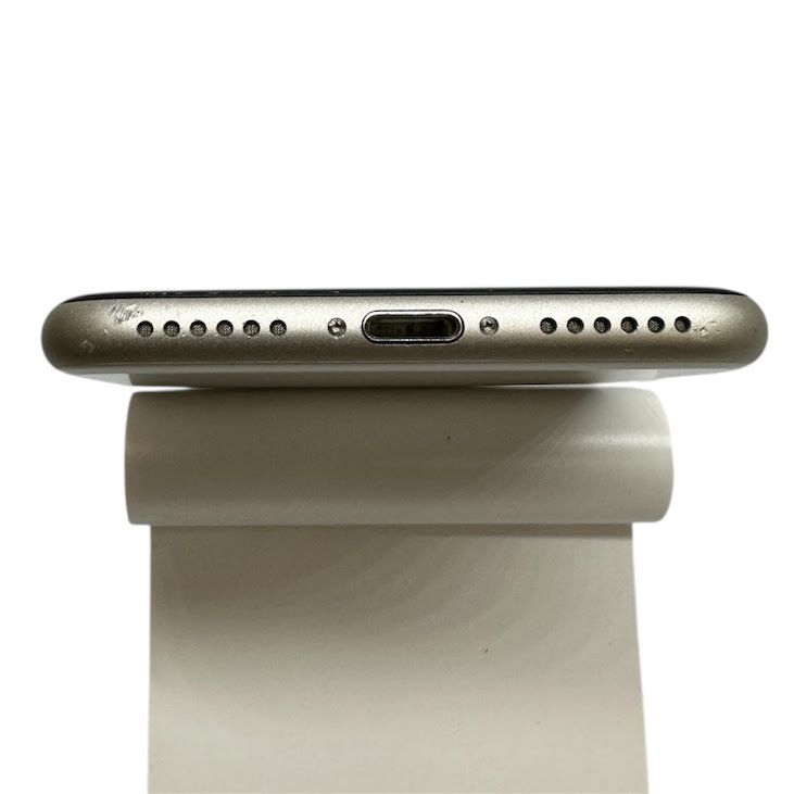 �ڥХåƥ꡼94%��iPhone��SE����3�����64GB���������饤�ȡ�SIM�ե꡼��au��