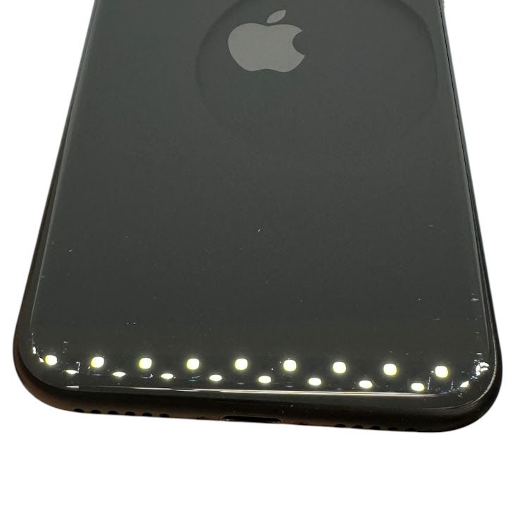 �ڥХåƥ꡼80%��iPhone��SE����2�����64GB���֥�å���SIM�ե꡼��au��