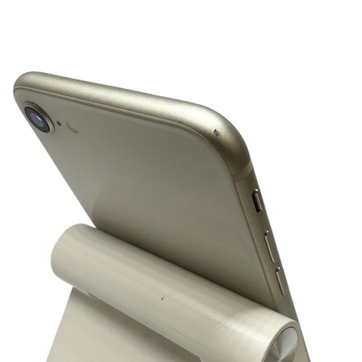 �ڥХåƥ꡼84%��iPhone��SE����3�����64GB���������饤��