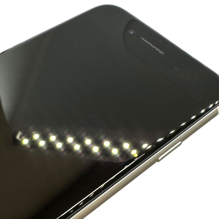 �ڥХåƥ꡼97%��iPhone��SE����2�����64GB���ۥ磻�ȡ�SIM�ե꡼��au��