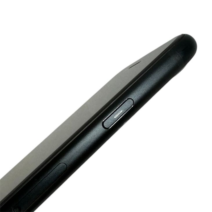 �ڥХåƥ꡼95%��iPhone��SE����3�����64GB���ߥåɥʥ���