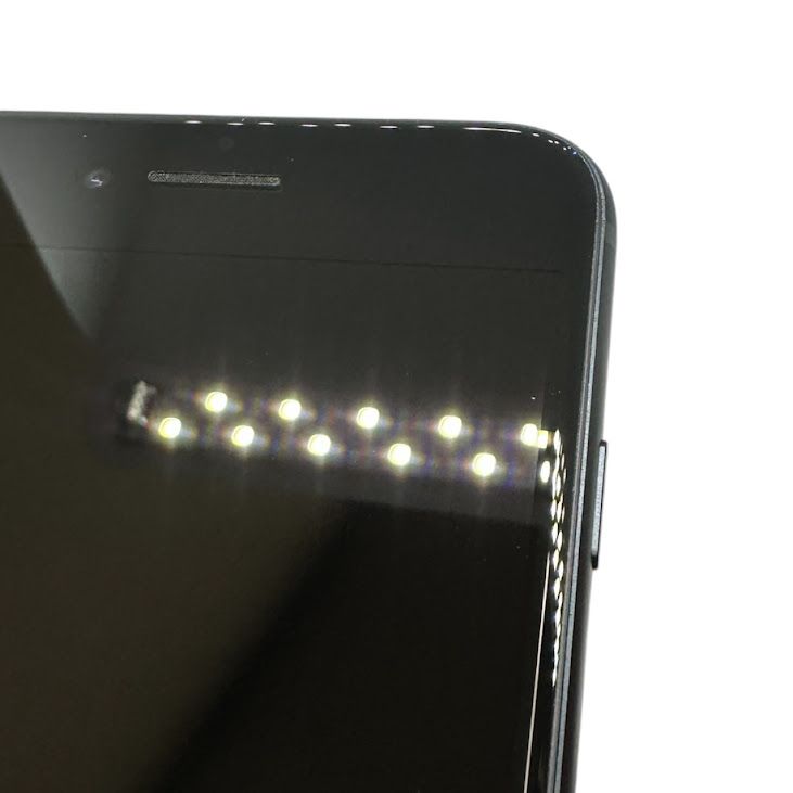 �ڥХåƥ꡼100%��iPhone��SE����3�����64GB���ߥåɥʥ��ȡ�SIM�ե꡼��au��