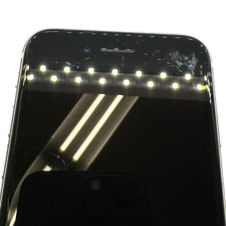 �ڥХåƥ꡼82%��iPhone��SE����2�����64GB���ۥ磻�ȡ�SIM�ե꡼���ɥ�����