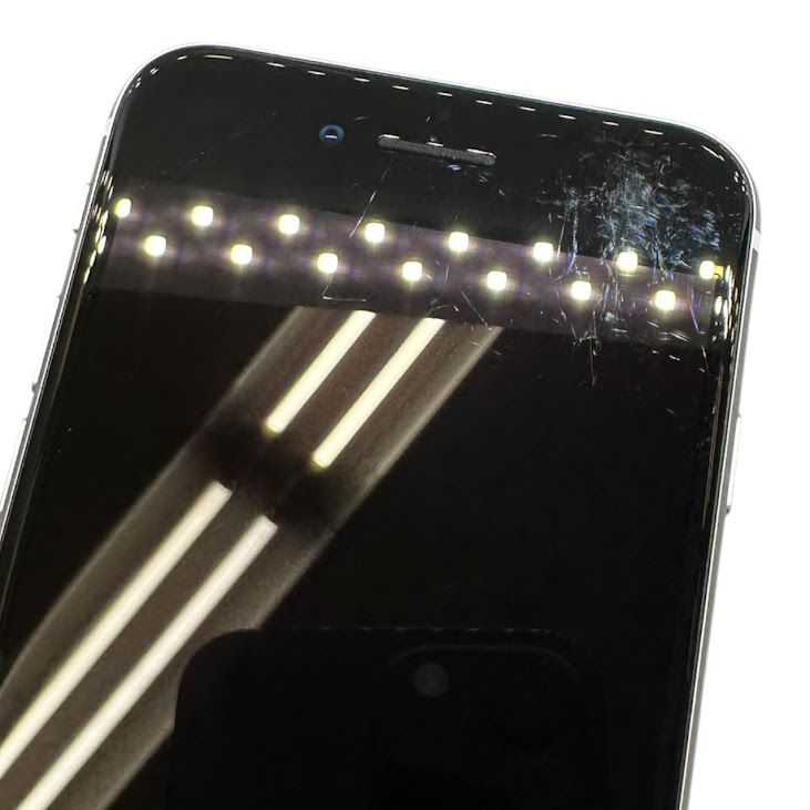 �ڥХåƥ꡼80%��iPhone��SE����2�����64GB���ۥ磻�ȡ�SIM�ե꡼���ɥ�����