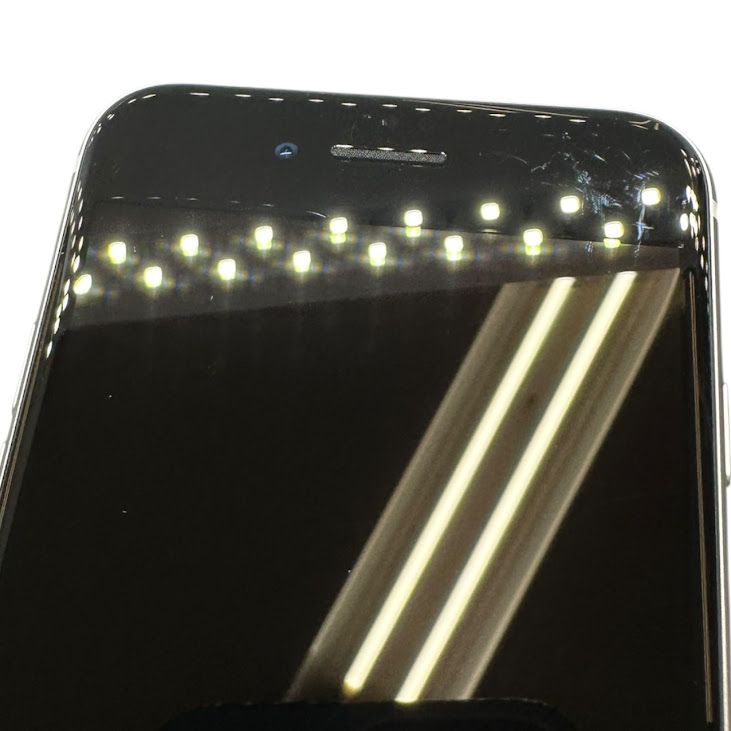 �ڥХåƥ꡼99%��iPhone��SE����2�����64GB���ۥ磻�ȡ�SIM�ե꡼��au��
