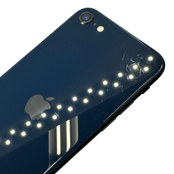 �ڥХåƥ꡼98%��iPhone��SE����3�����64GB���ߥåɥʥ��ȡ�SIM�ե꡼��au��