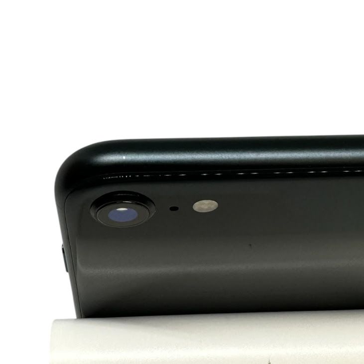 �ڥХåƥ꡼100%��iPhone��SE����3�����64GB���ߥåɥʥ��ȡ�SIM�ե꡼��au��