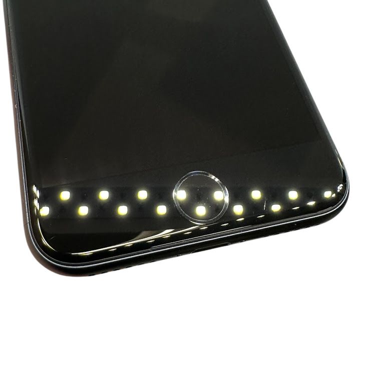 �ڥХåƥ꡼100%��iPhone��SE����3�����64GB���ߥåɥʥ��ȡ�SIM�ե꡼��au��