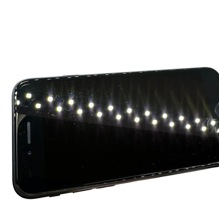 �ڥХåƥ꡼99%��iPhone��SE����2�����128GB���֥�å���au��