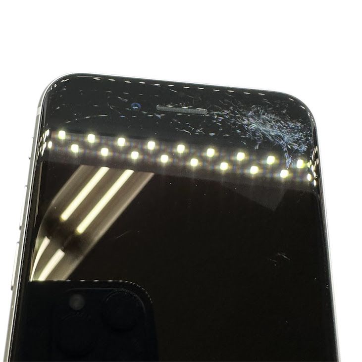 �ڥХåƥ꡼98%��iPhone��SE����2�����64GB���ۥ磻�ȡ�SIM�ե꡼��au��