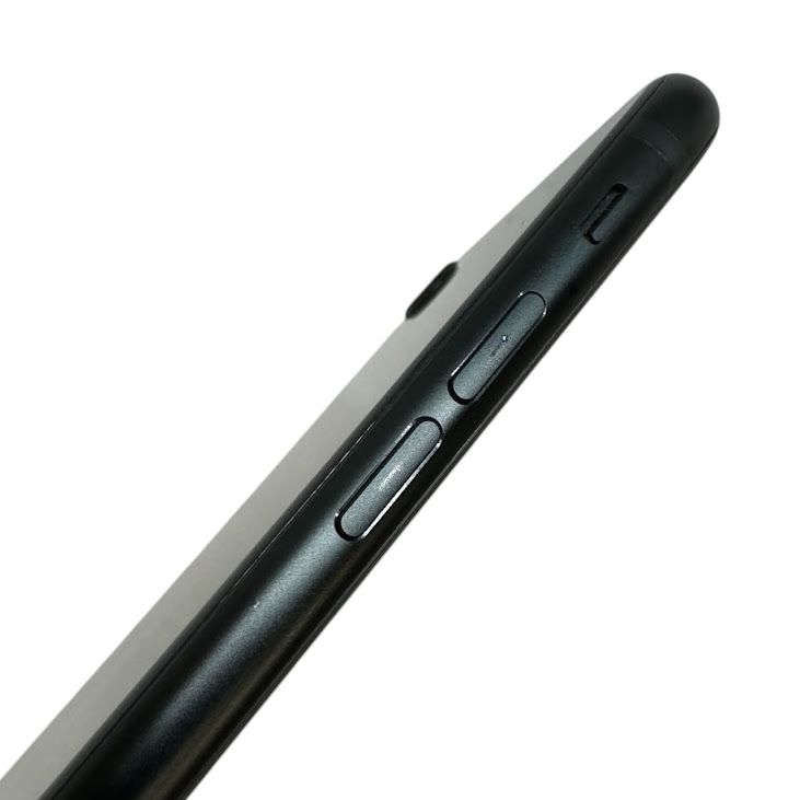 �ڥХåƥ꡼83%��iPhone��SE����3�����128GB���ߥåɥʥ���