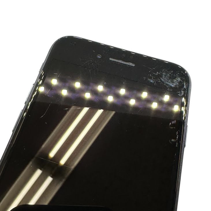 �ڥХåƥ꡼100%��iPhone��SE����2�����64GB���֥�å���SIM�ե꡼��au��
