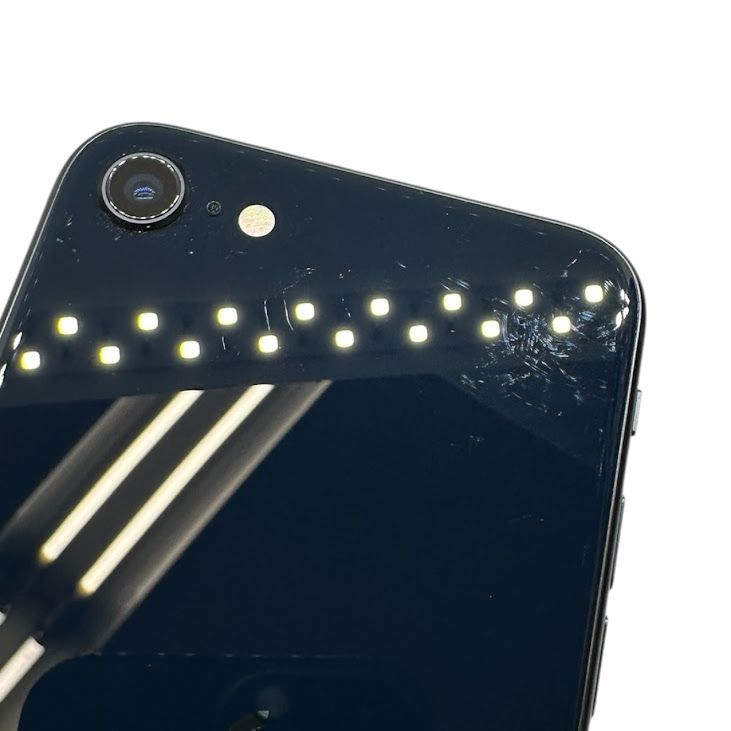 �ڥХåƥ꡼100%��iPhone��SE����3�����64GB���ߥåɥʥ��ȡ�SIM�ե꡼��au��