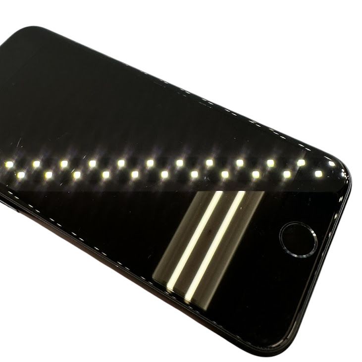�ڥХåƥ꡼100%��iPhone��SE����2�����64GB���֥�å���SIM�ե꡼��au��