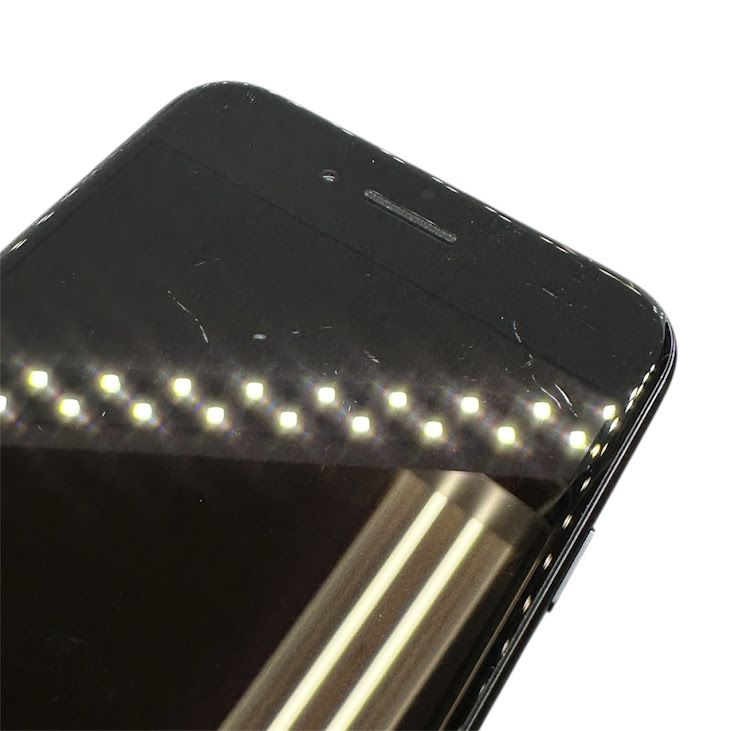 �ڥХåƥ꡼100%��iPhone��SE����3�����64GB���ߥåɥʥ��ȡ�SIM�ե꡼��au��